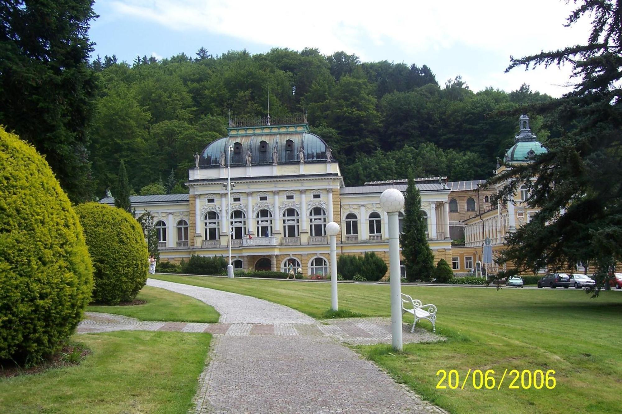 Topapartmany Lesni Marianske Lazne Exterior photo